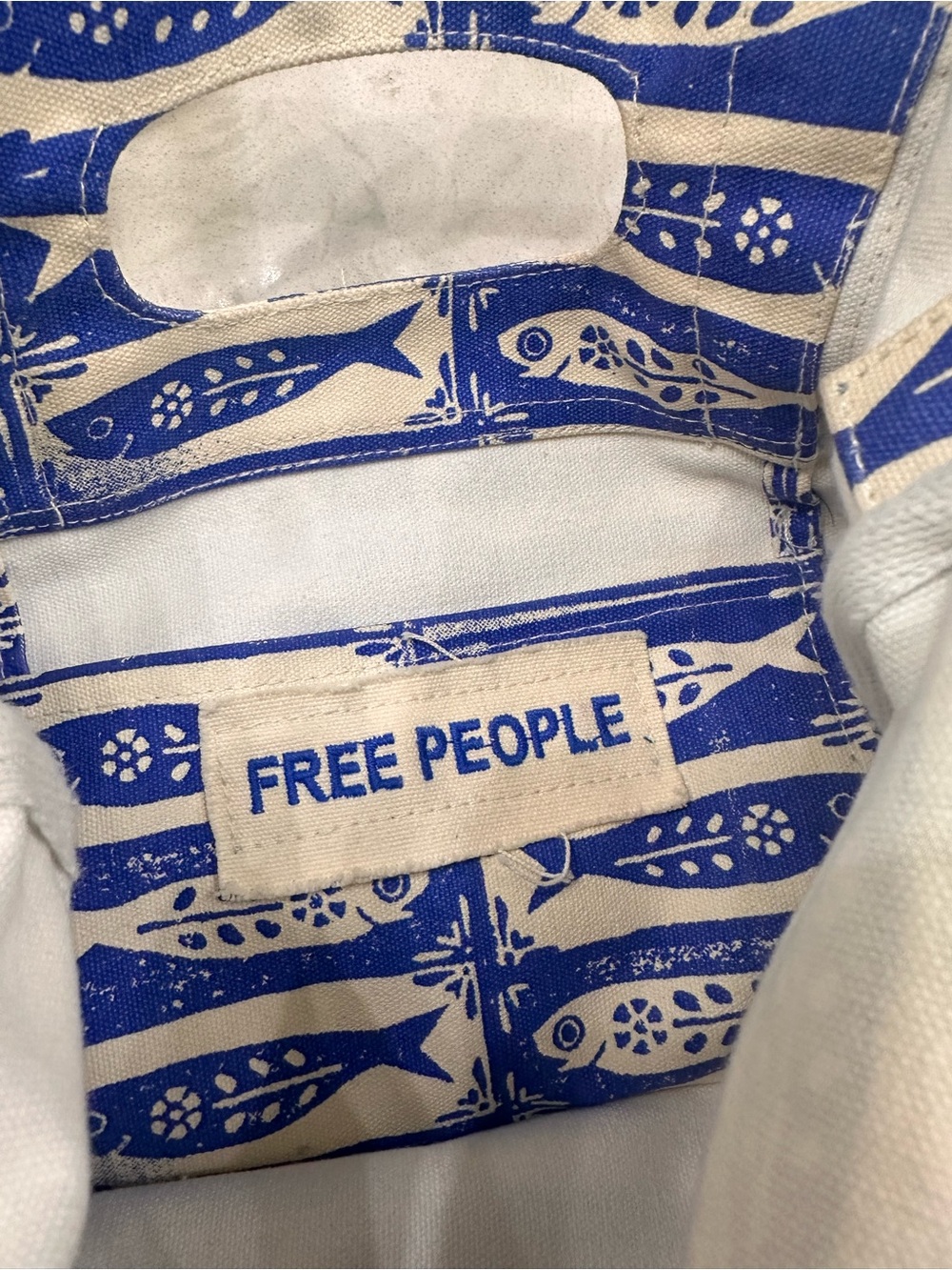 Free people mini caravan tote fish print sardine tile 🐟 - Picture 5 of 13